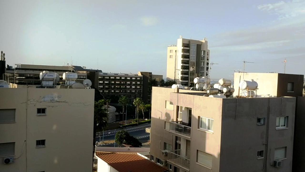 Fantastic 1 Bed Apartment By The Sea Opposite 4 Seasons לימסול מראה חיצוני תמונה