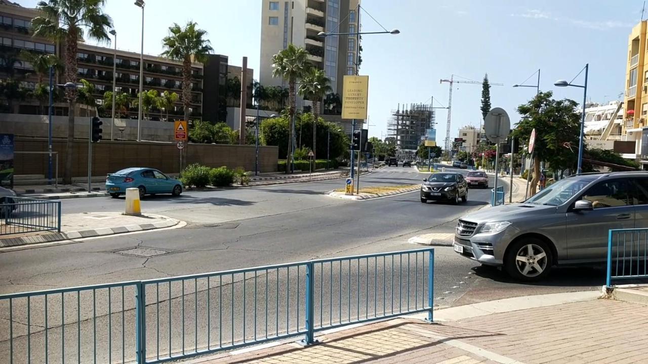 Fantastic 1 Bed Apartment By The Sea Opposite 4 Seasons לימסול מראה חיצוני תמונה